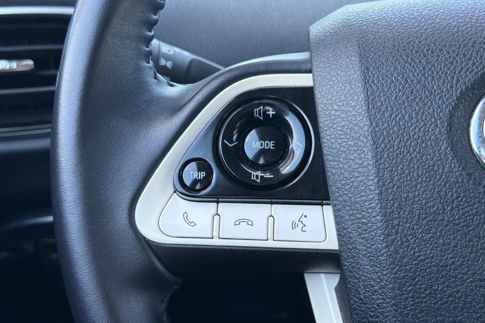 Used 2019 Toyota Prius Prime Premium FWD image 36