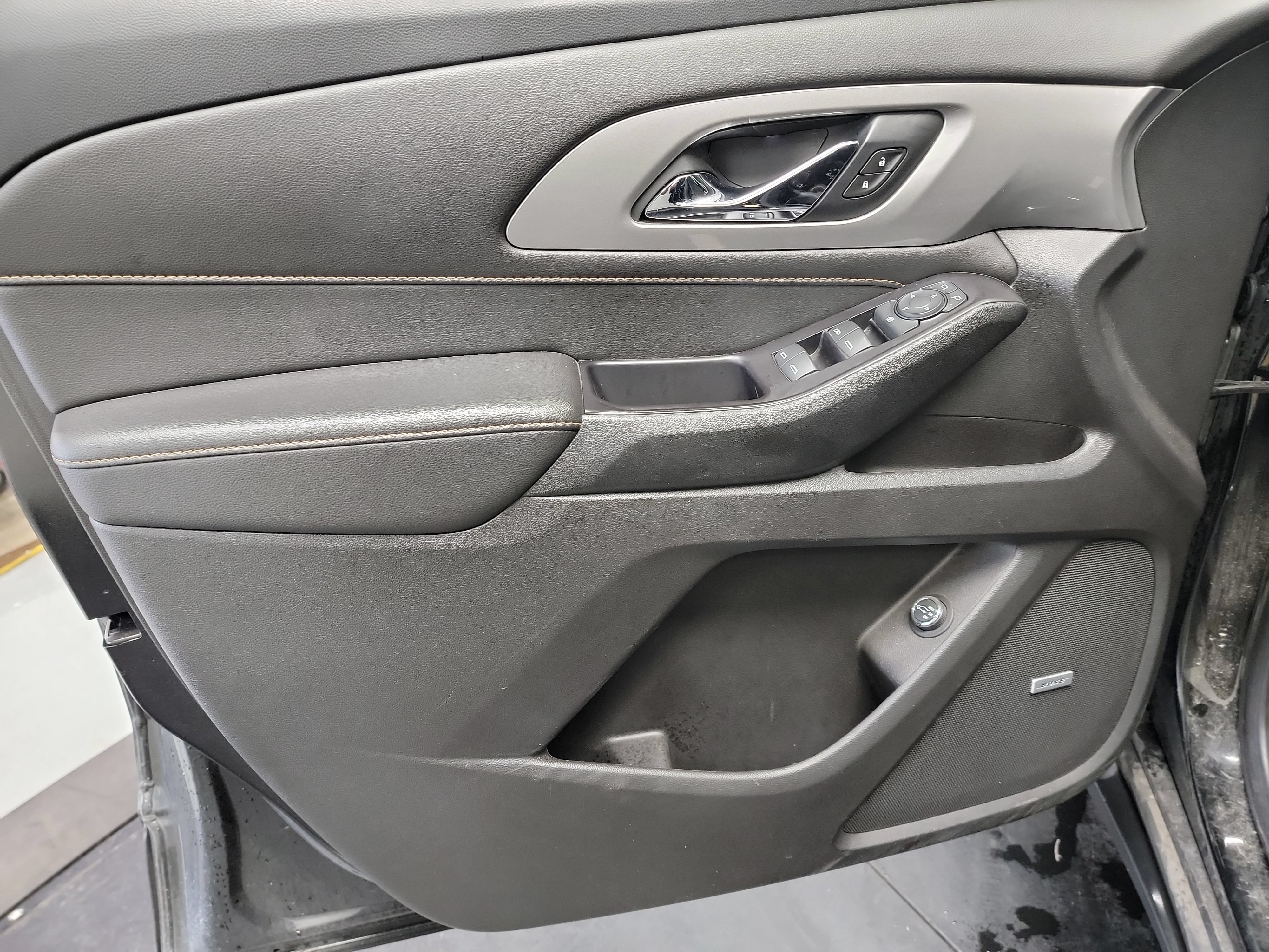 Used 2020 Chevrolet Traverse RS FWD image 13