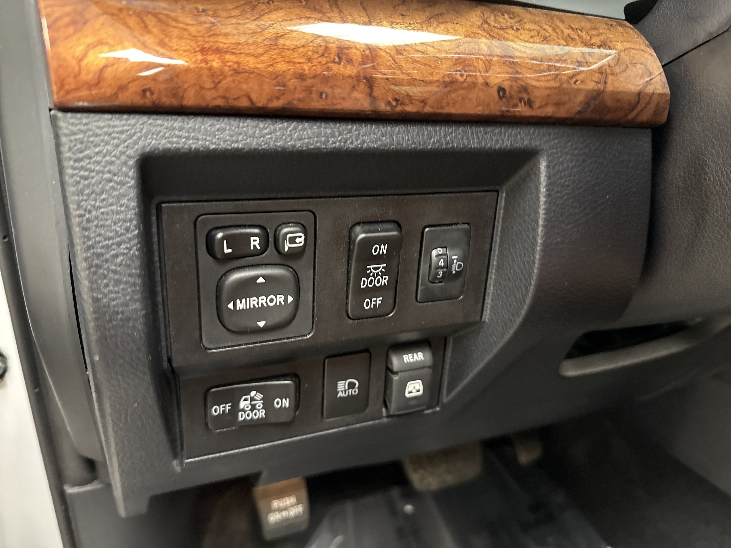 Used 2018 Toyota Tundra Platinum AWD/4WD image 27