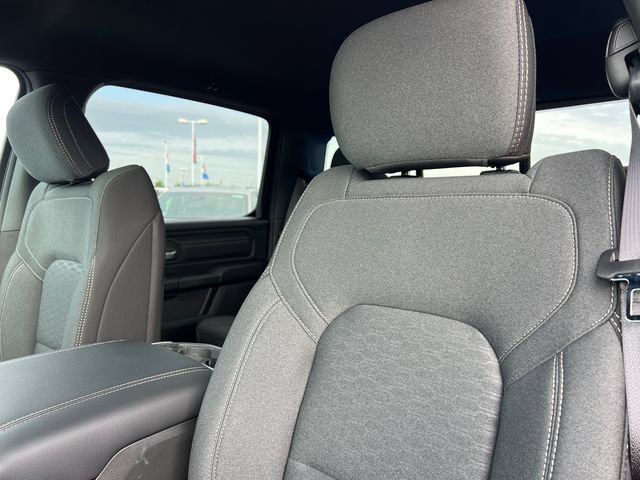 New 2026 RAM 1500 Express AWD/4WD image 23
