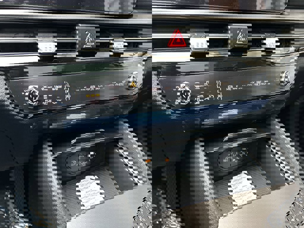 New 2026 Kia Sportage EX w/ EX Panoramic Sunroof Package image 22