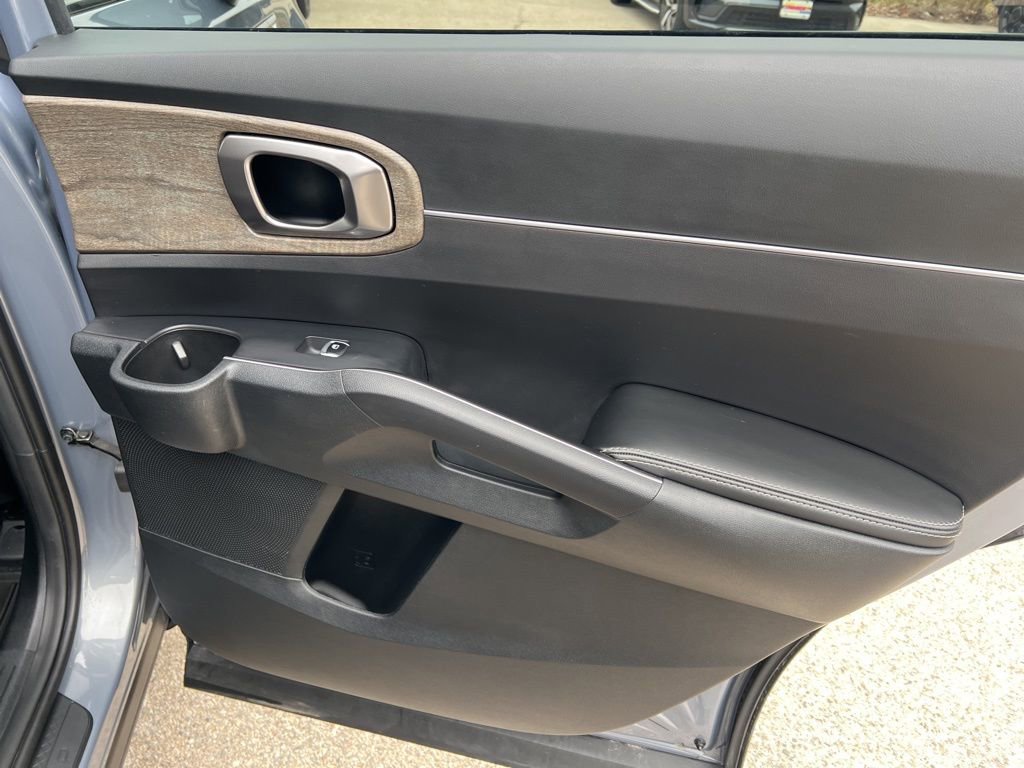 Certified 2023 Kia Sorento S image 15
