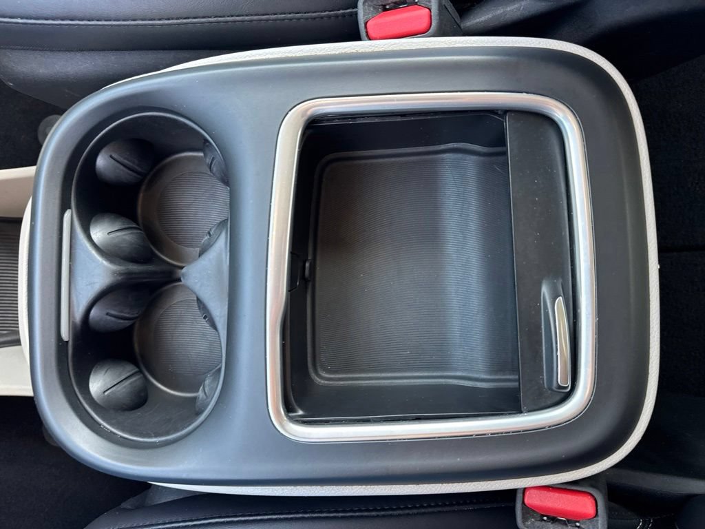 Used 2024 Chrysler Pacifica Touring-L FWD image 37