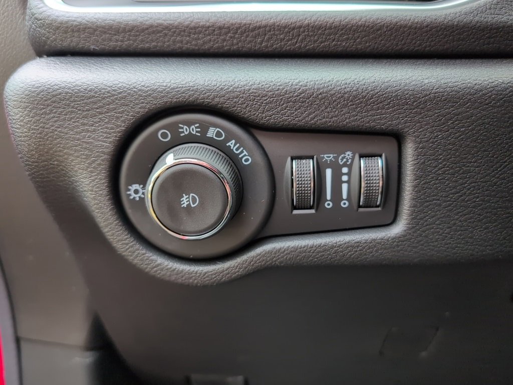 New 2026 Chrysler Pacifica Limited image 28