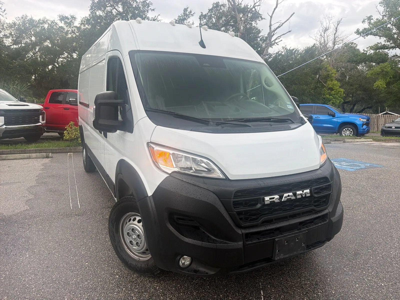 Used 2025 RAM ProMaster 2500 w/ Convenience Group FWD image 5