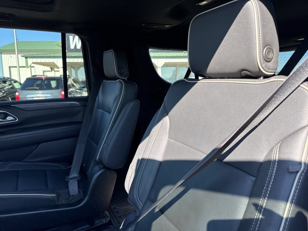 Used 2023 GMC Yukon XL SLT w/ SLT Premium Package AWD/4WD image 40