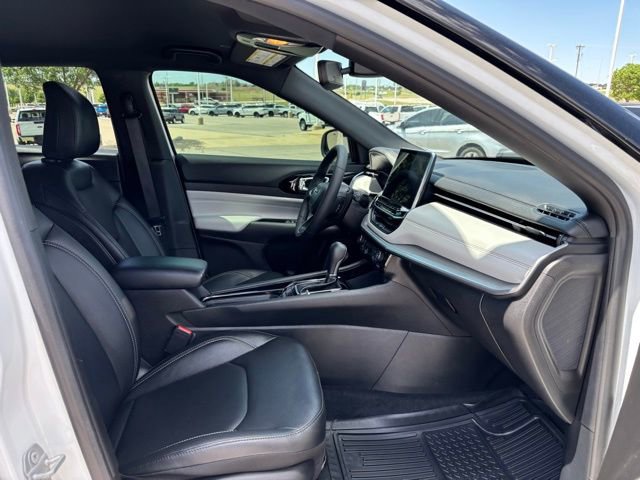 Used 2025 Jeep Compass Limited image 14