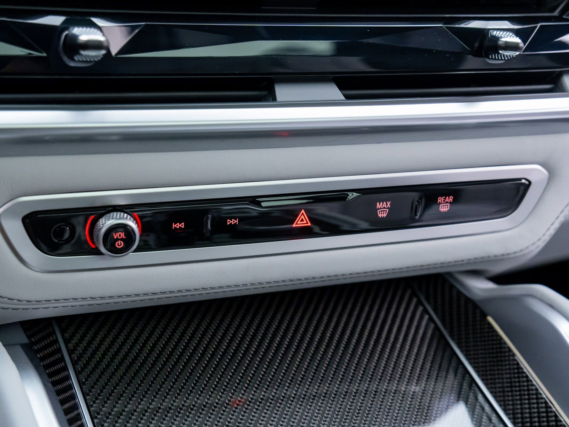 Certified 2025 BMW X6 M Competition w/ Executive Package image 28