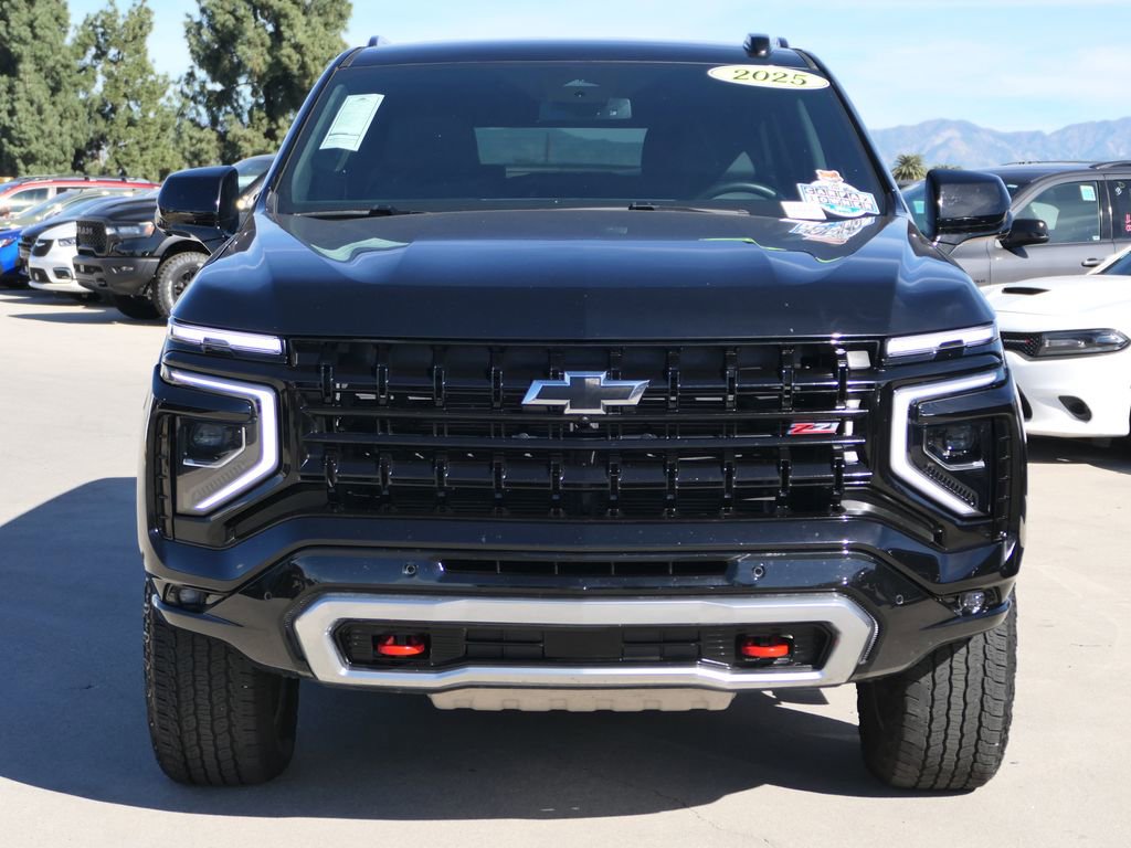 Used 2025 Chevrolet Suburban Z71 image 7