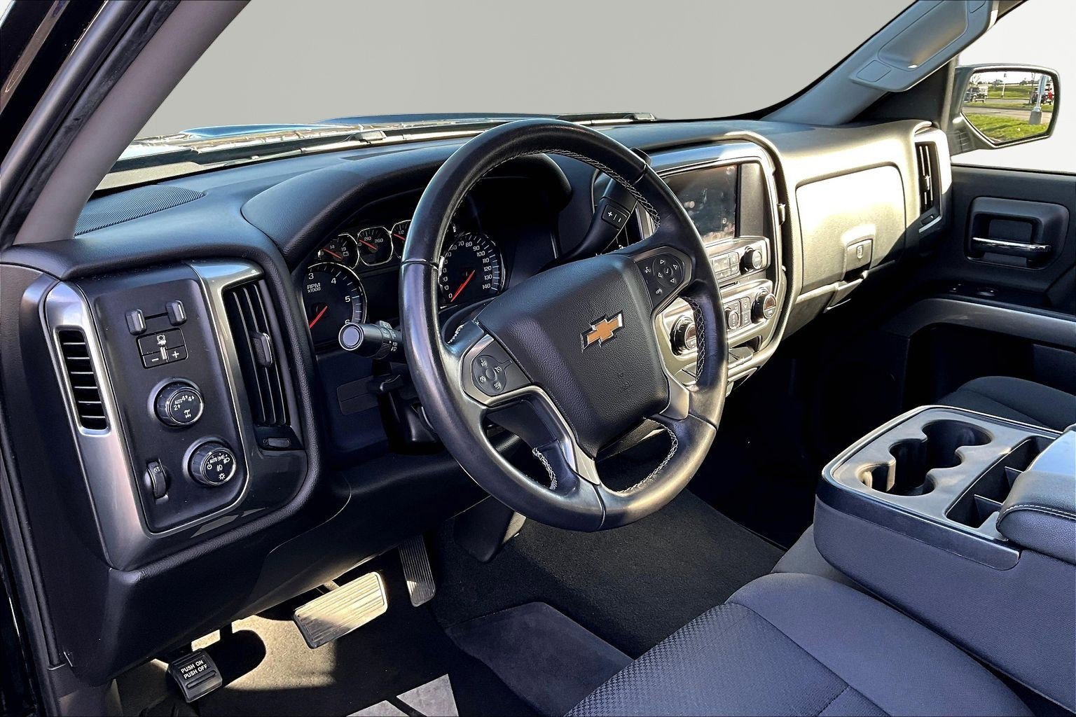 Used 2018 Chevrolet Silverado 1500 LT w/ All Star Edition image 18