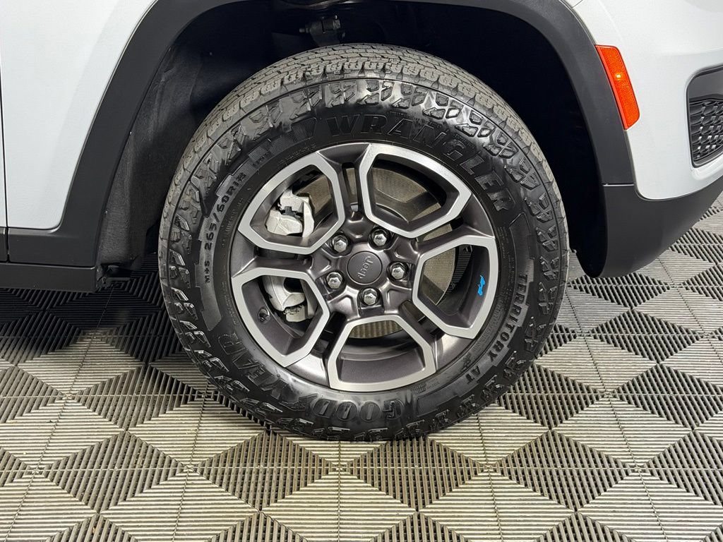 Used 2023 Jeep Grand Cherokee Trailhawk AWD/4WD image 13