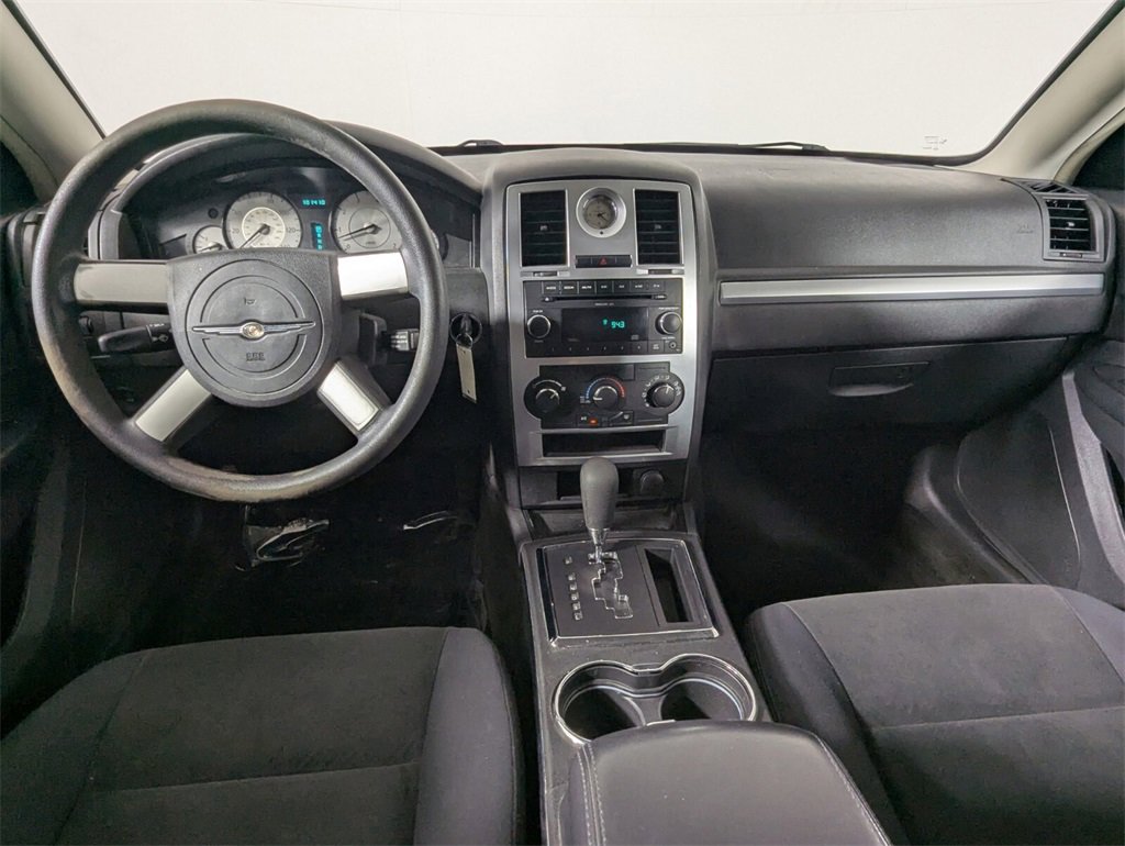 Used 2010 Chrysler 300 Touring image 14