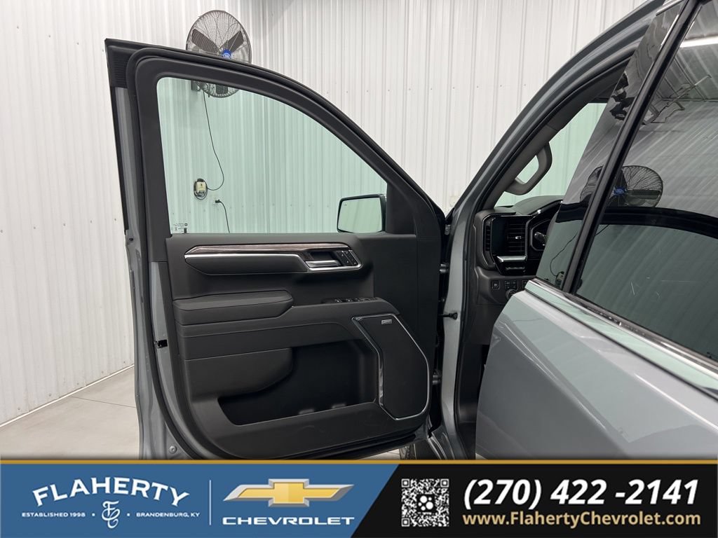 New 2026 Chevrolet Silverado 1500 LTZ w/ LTZ Premium Package AWD/4WD image 8