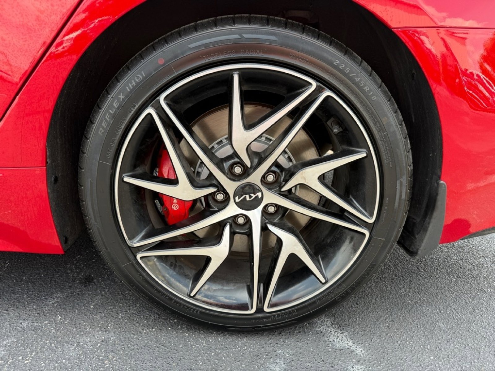 Used 2023 Kia Stinger GT-Line w/ Sun & Sound Package image 39