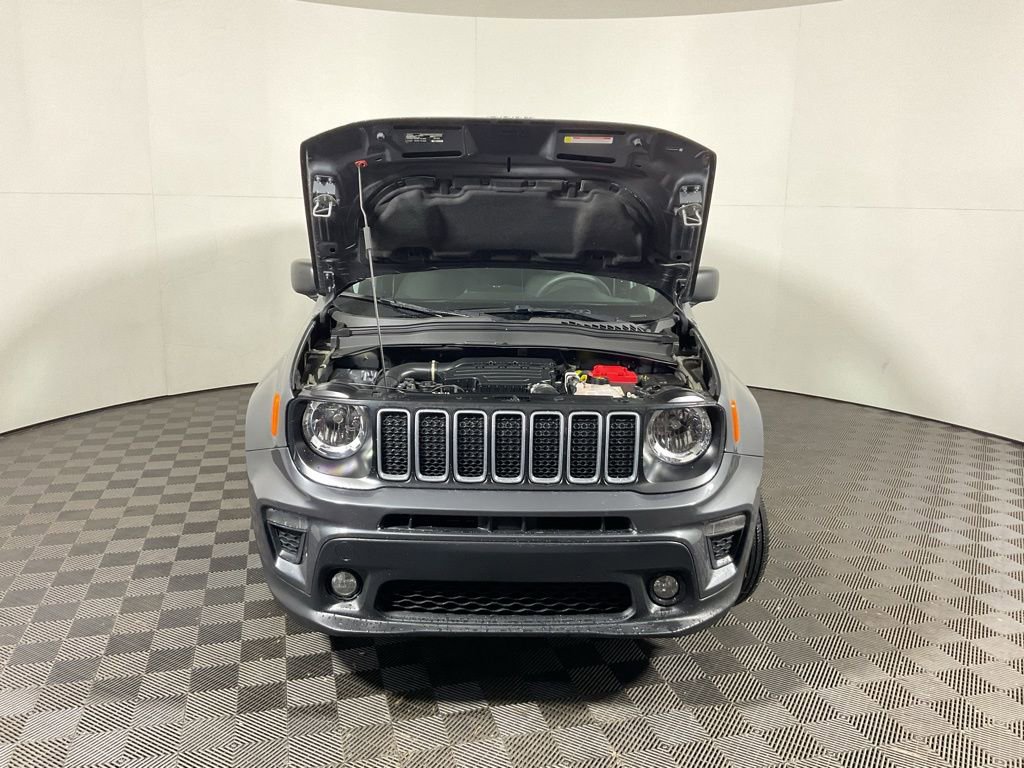 Used 2022 Jeep Renegade Latitude AWD/4WD image 9