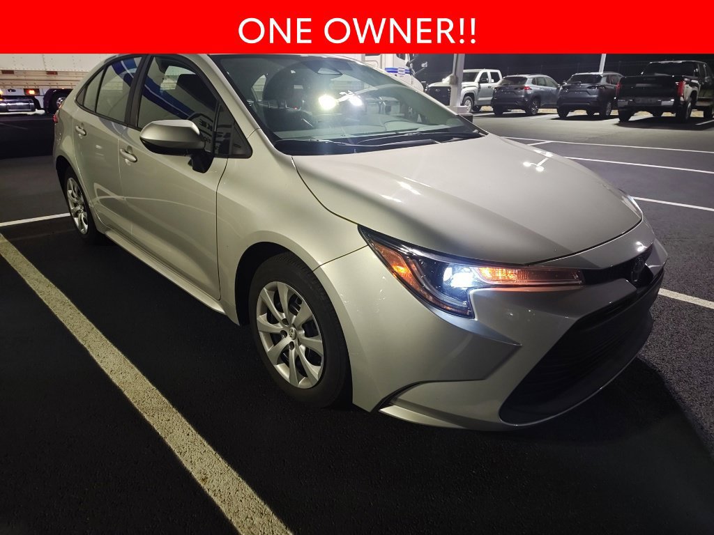 Used 2024 Toyota Corolla LE FWD image 3