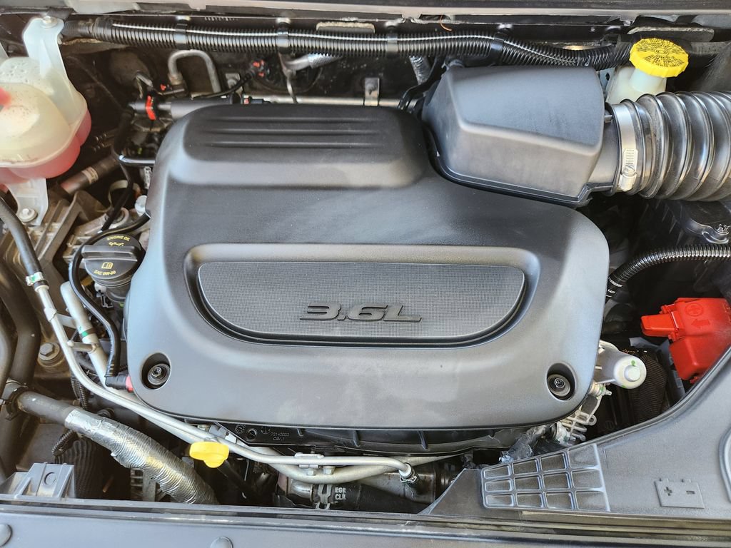 Used 2023 Chrysler Pacifica Touring-L FWD image 20