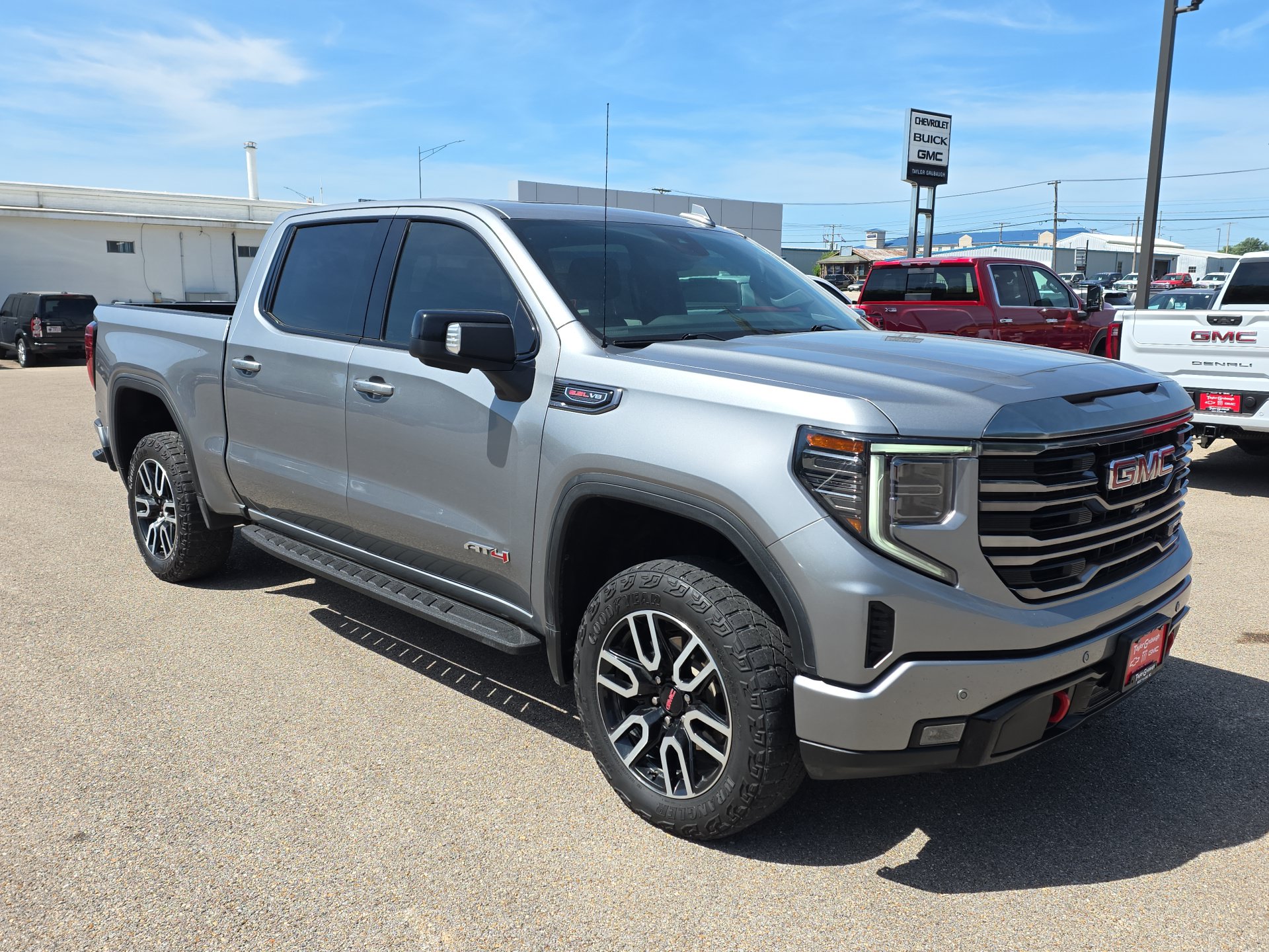 Used 2024 GMC Sierra 1500 AT4 w/ Technology Package AWD/4WD image 2