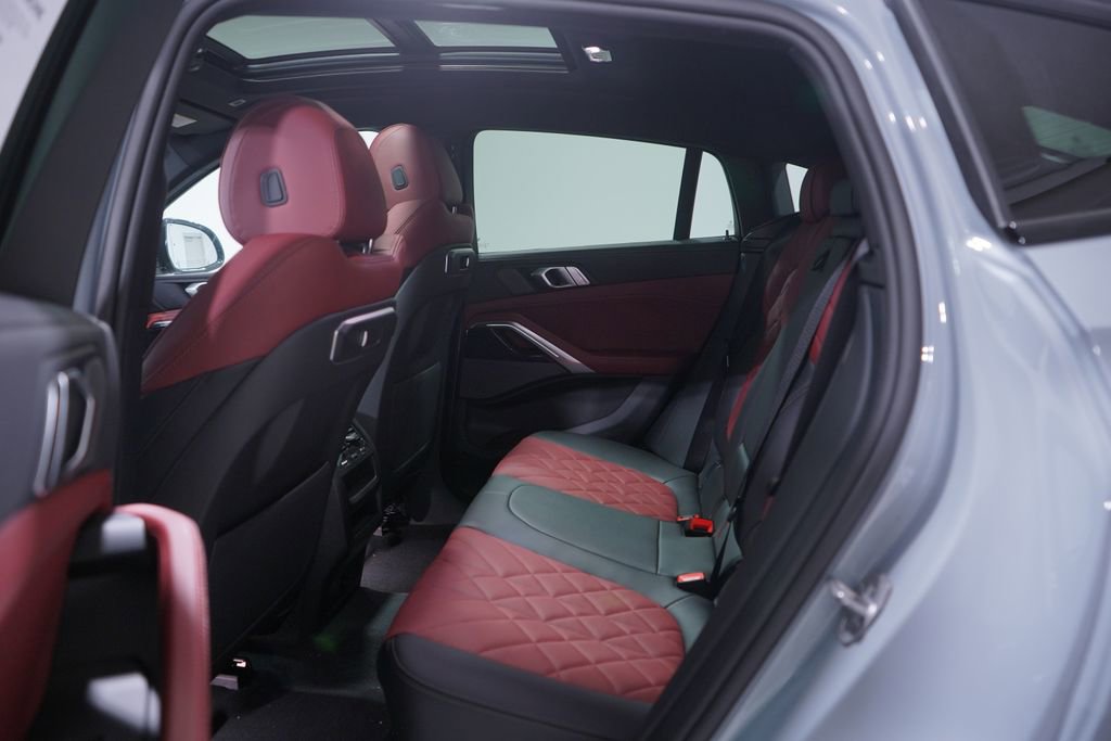 New 2026 BMW X6 xDrive40i w/ Premium Package AWD/4WD image 9
