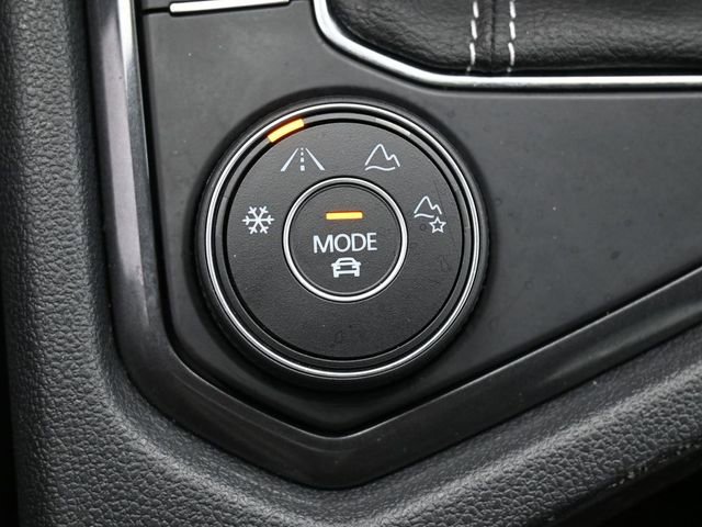 Used 2022 Volkswagen Tiguan SE R-Line image 27