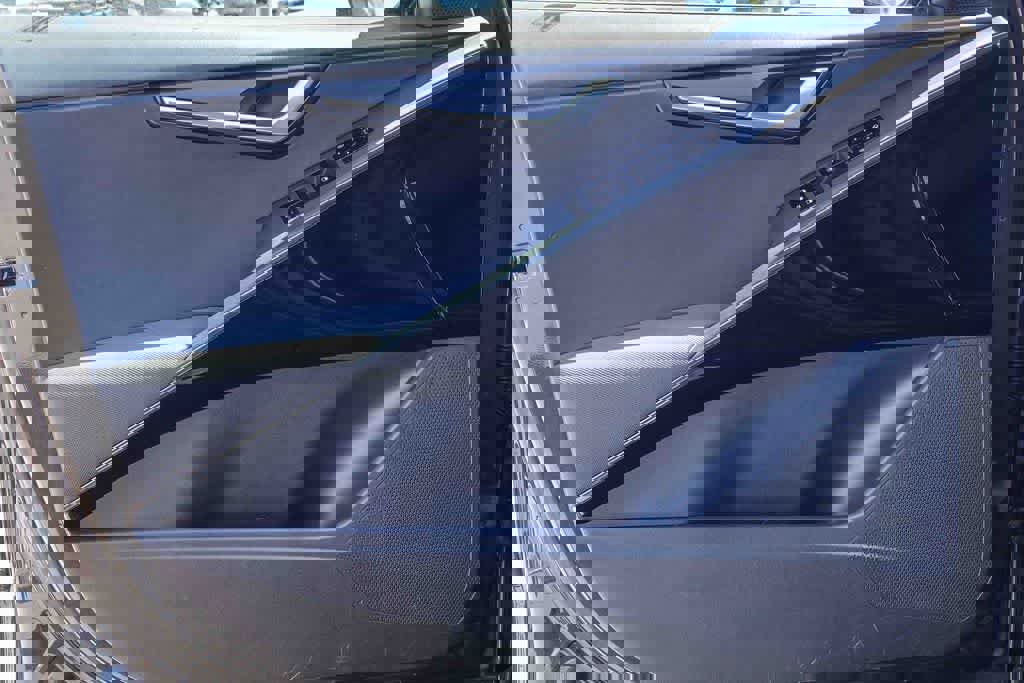 Certified 2023 Kia Niro EX Touring image 19