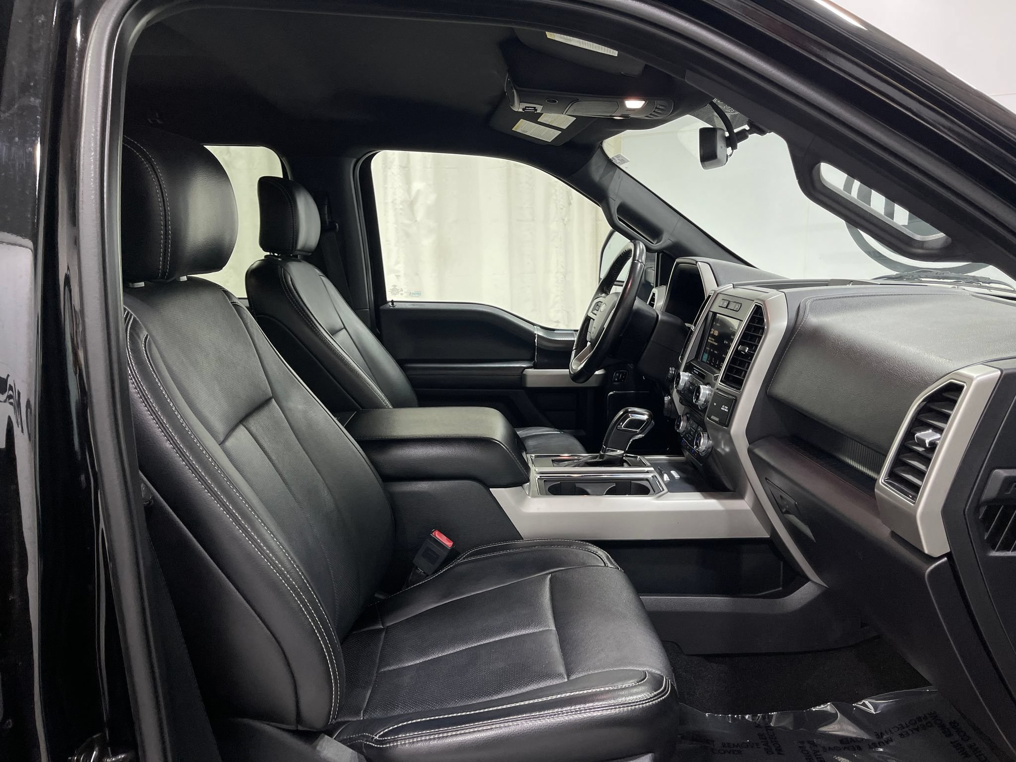 Used 2018 Ford F150 Lariat w/ Equipment Group 501A Mid AWD/4WD image 31
