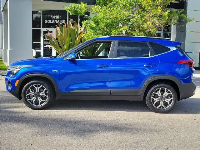 Used 2023 Kia Seltos EX AWD/4WD image 2