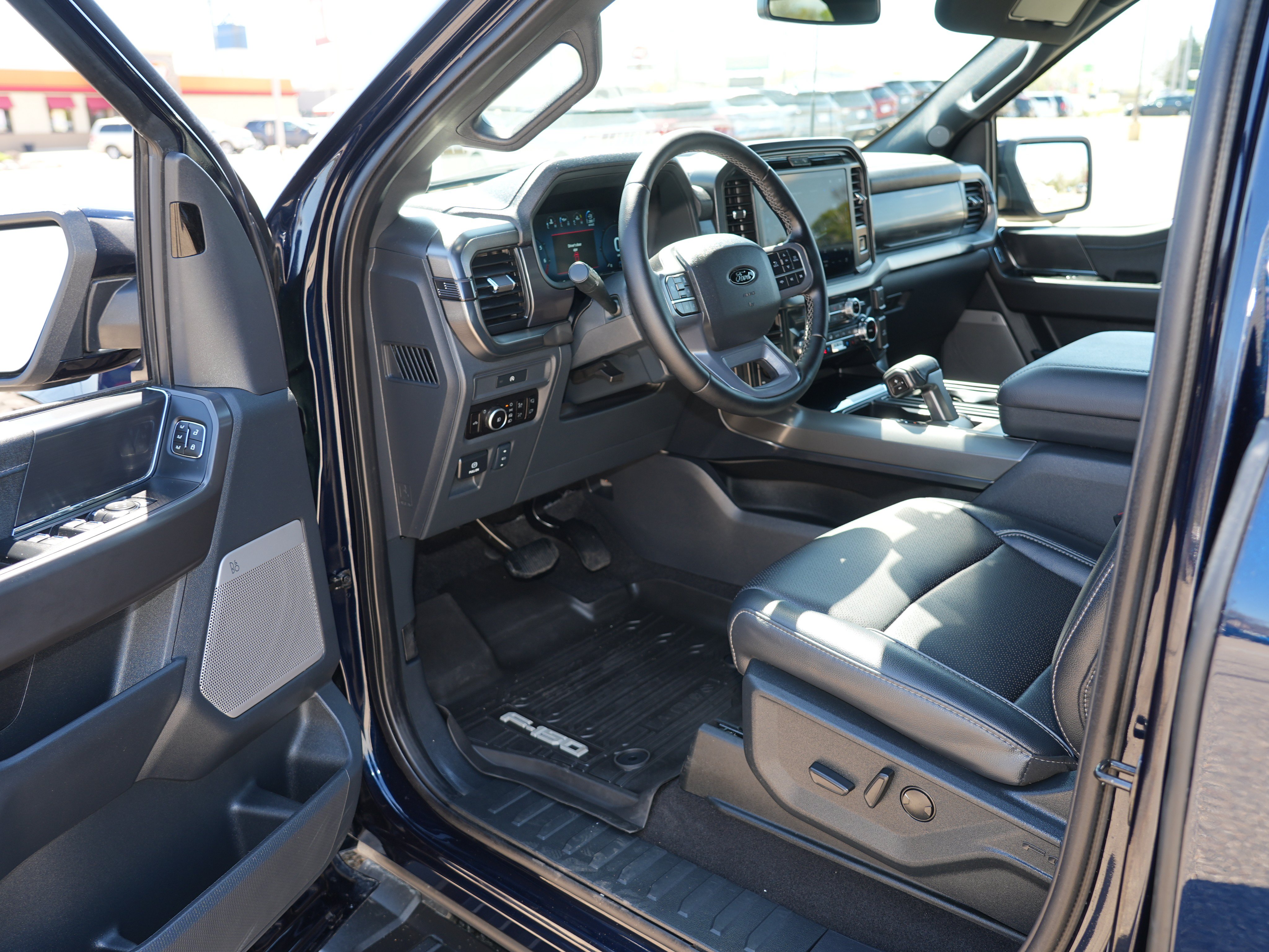 Used 2025 Ford F150 Lariat w/ Equipment Group 501A Mid AWD/4WD image 15