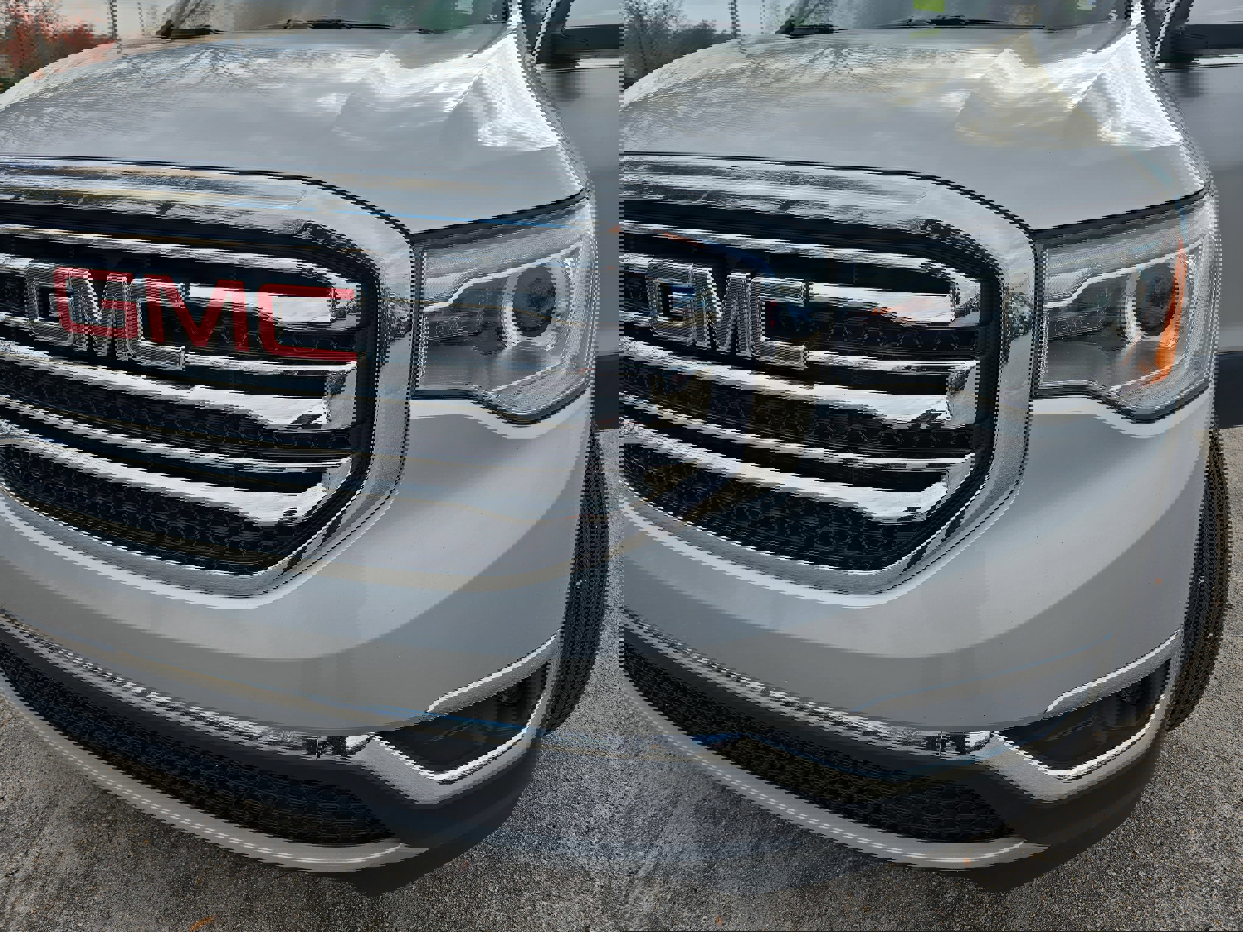 Used 2018 GMC Acadia SLT image 34