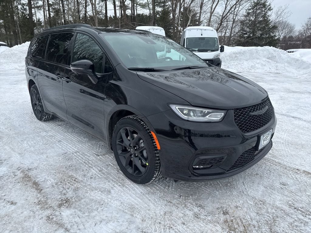 New 2026 Chrysler Pacifica Select image 7