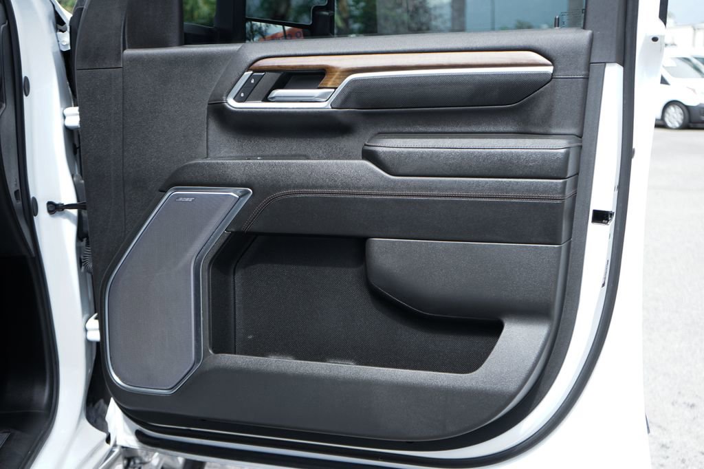 Used 2024 Chevrolet Silverado 2500 High Country w/ High Country Premium Package image 45