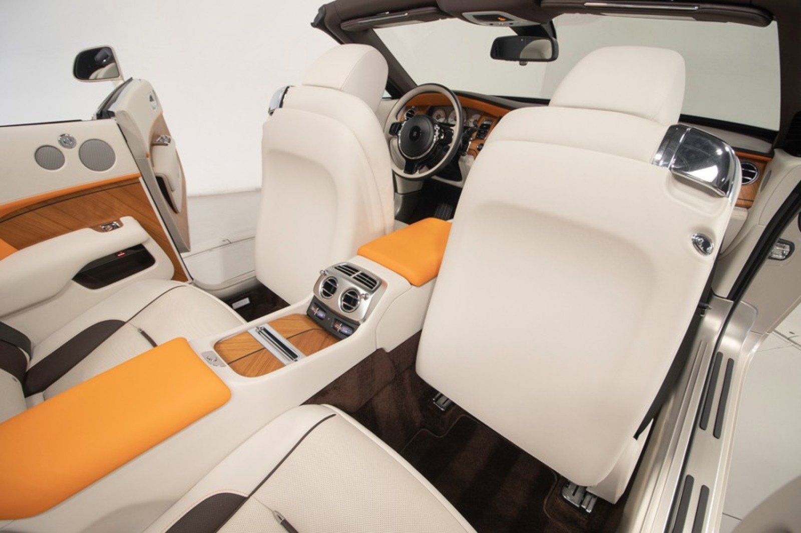 Used 2019 Rolls-Royce Dawn image 57