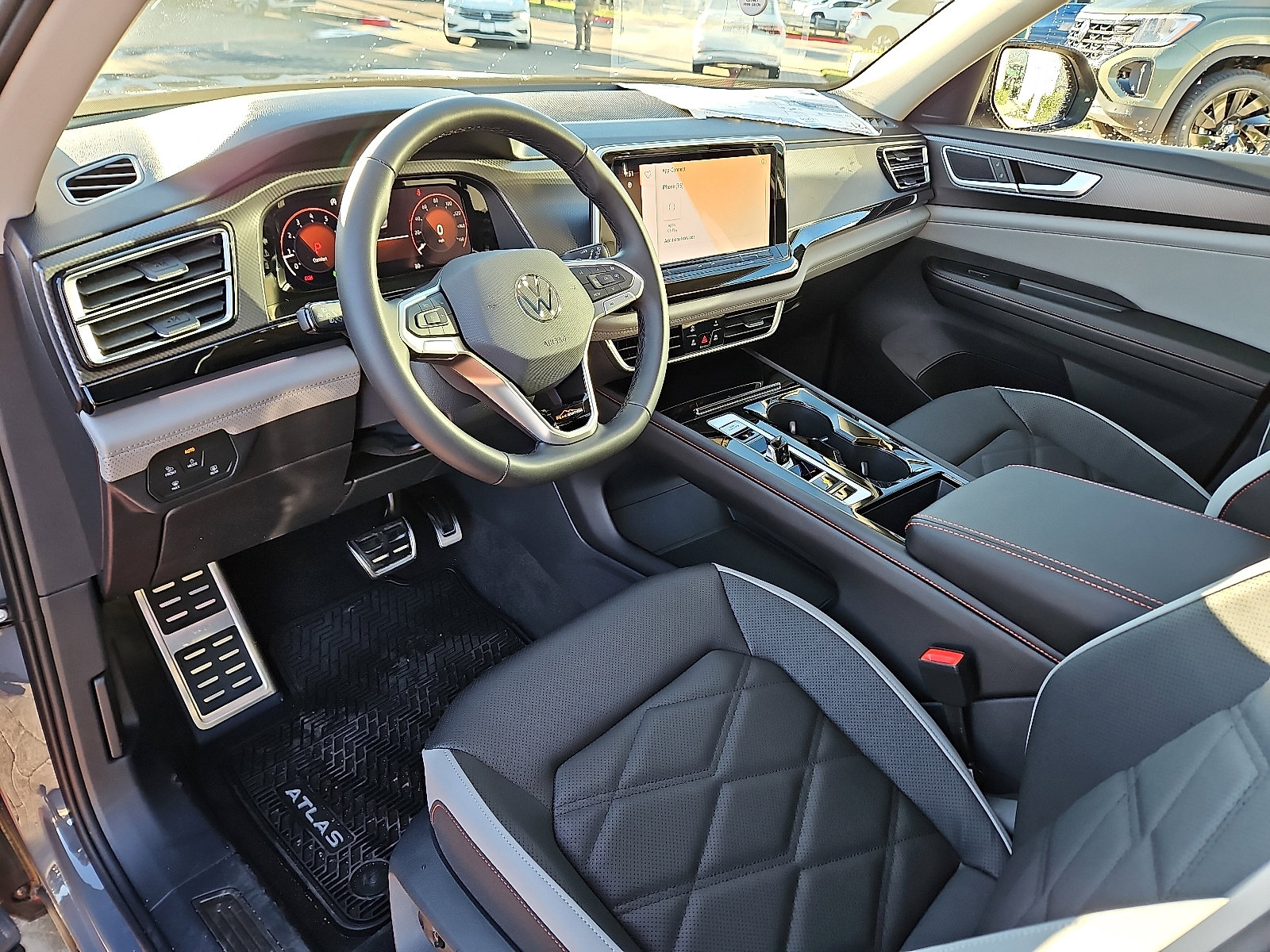 New 2026 Volkswagen Atlas Peak Edition image 13