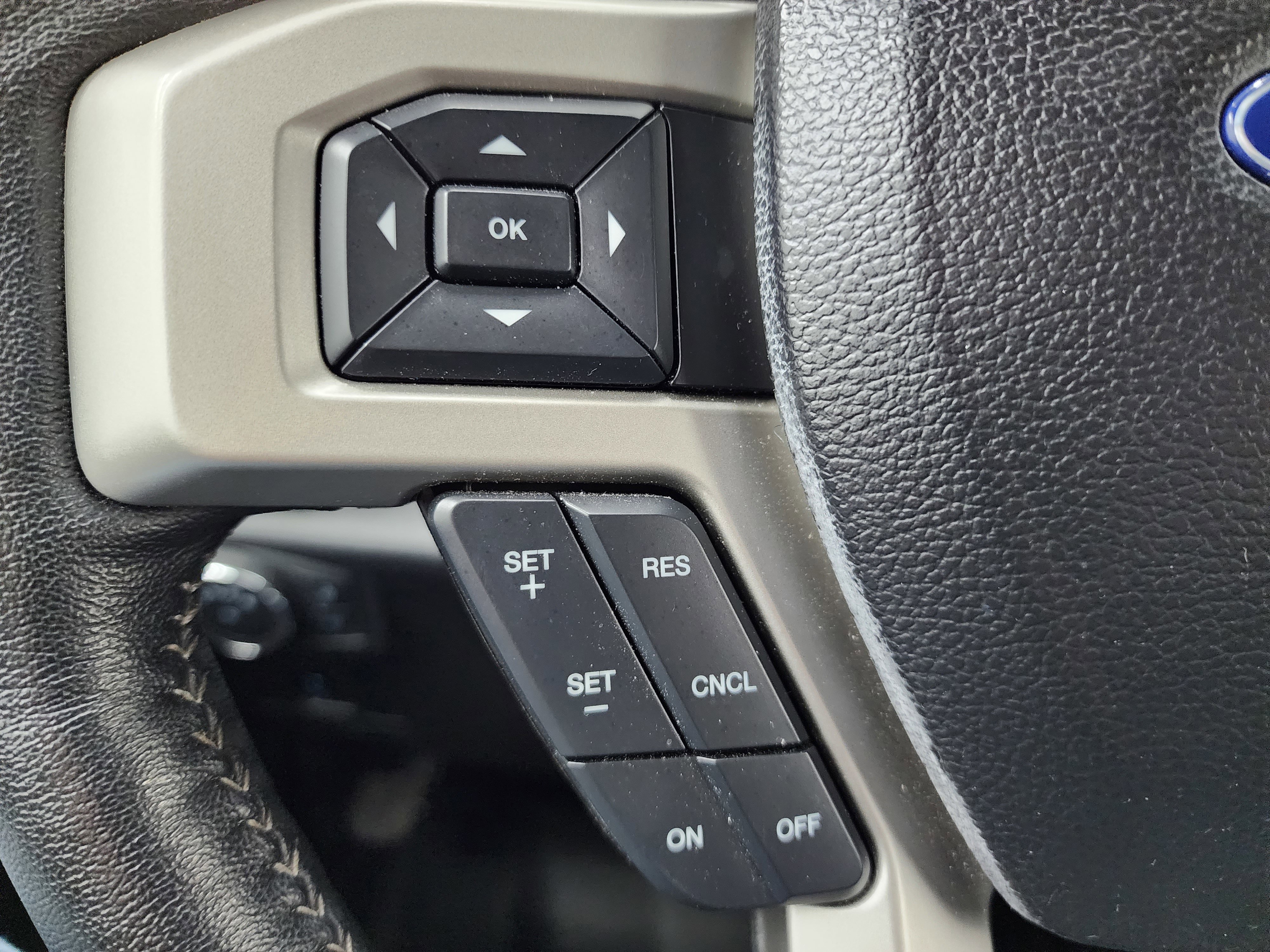 Used 2019 Ford F350 Lariat w/ Chrome Package image 17