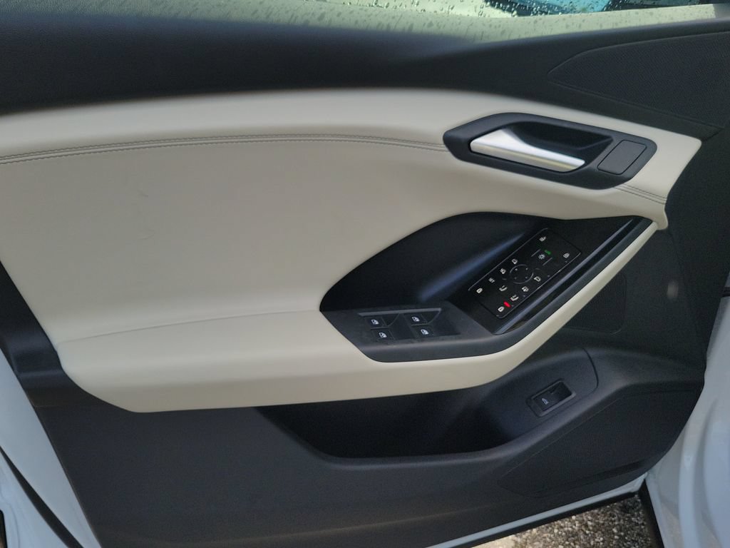 Certified 2025 Audi Q6 e-tron Premium AWD/4WD image 19