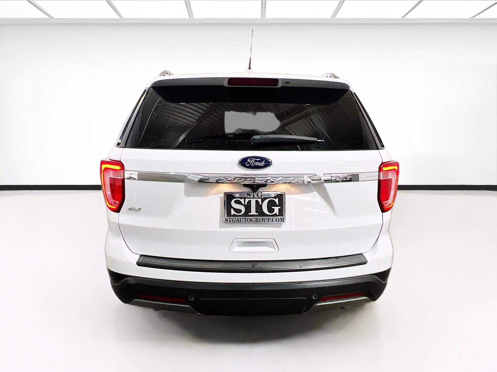 Used 2019 Ford Explorer XLT w/ Equipment Group 202A image 5