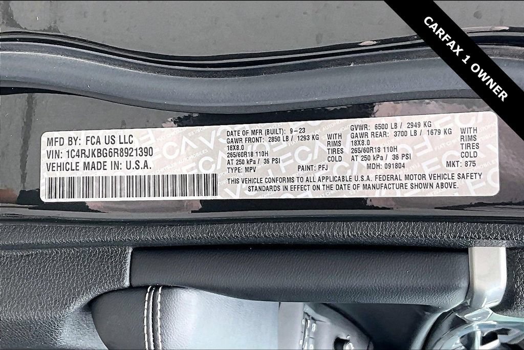 Used 2024 Jeep Grand Cherokee L Limited AWD/4WD image 17