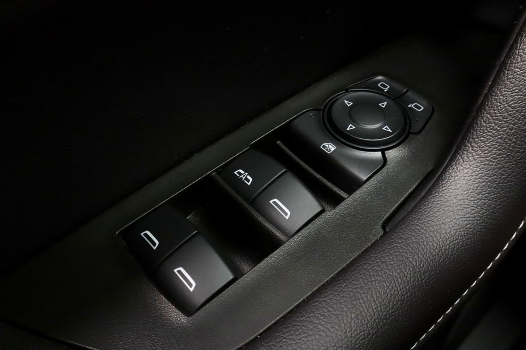 Used 2024 Chevrolet Blazer LT FWD image 25