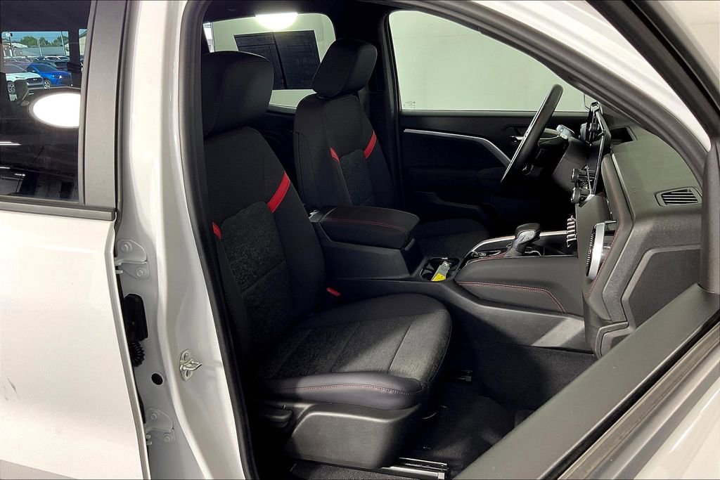 Used 2025 Chevrolet Colorado Z71 image 10