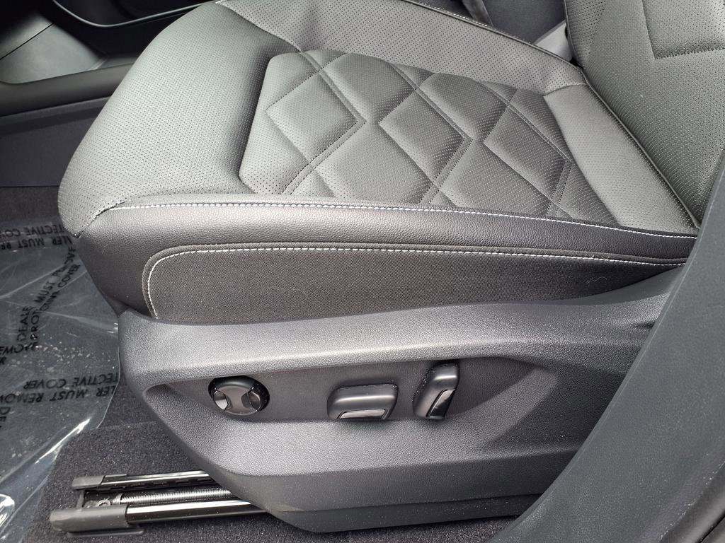 New 2026 Volkswagen Atlas SE image 48