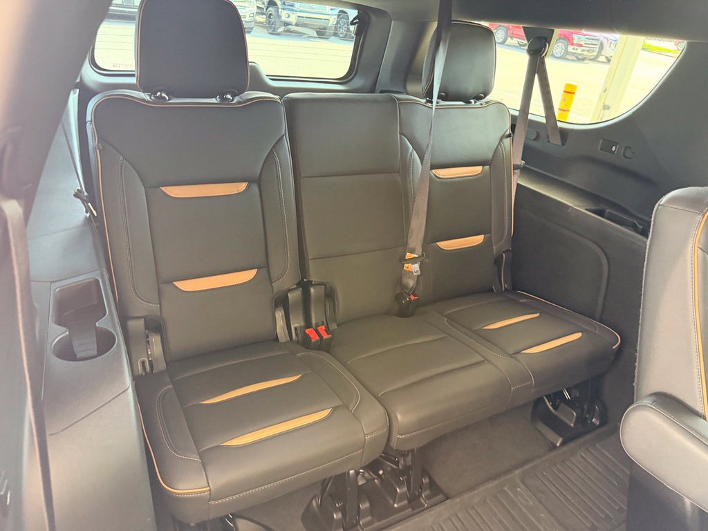Used 2024 GMC Yukon XL AT4 w/ Technology Package AWD/4WD image 40