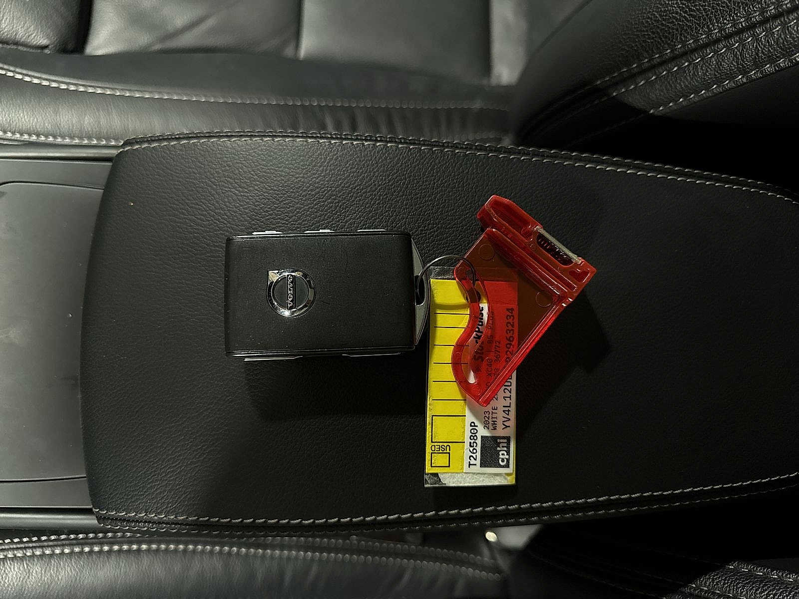 Used 2023 Volvo XC40 B5 Plus image 35