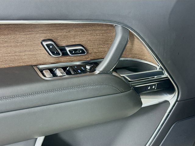 Certified 2025 Land Rover Range Rover SE AWD/4WD image 20