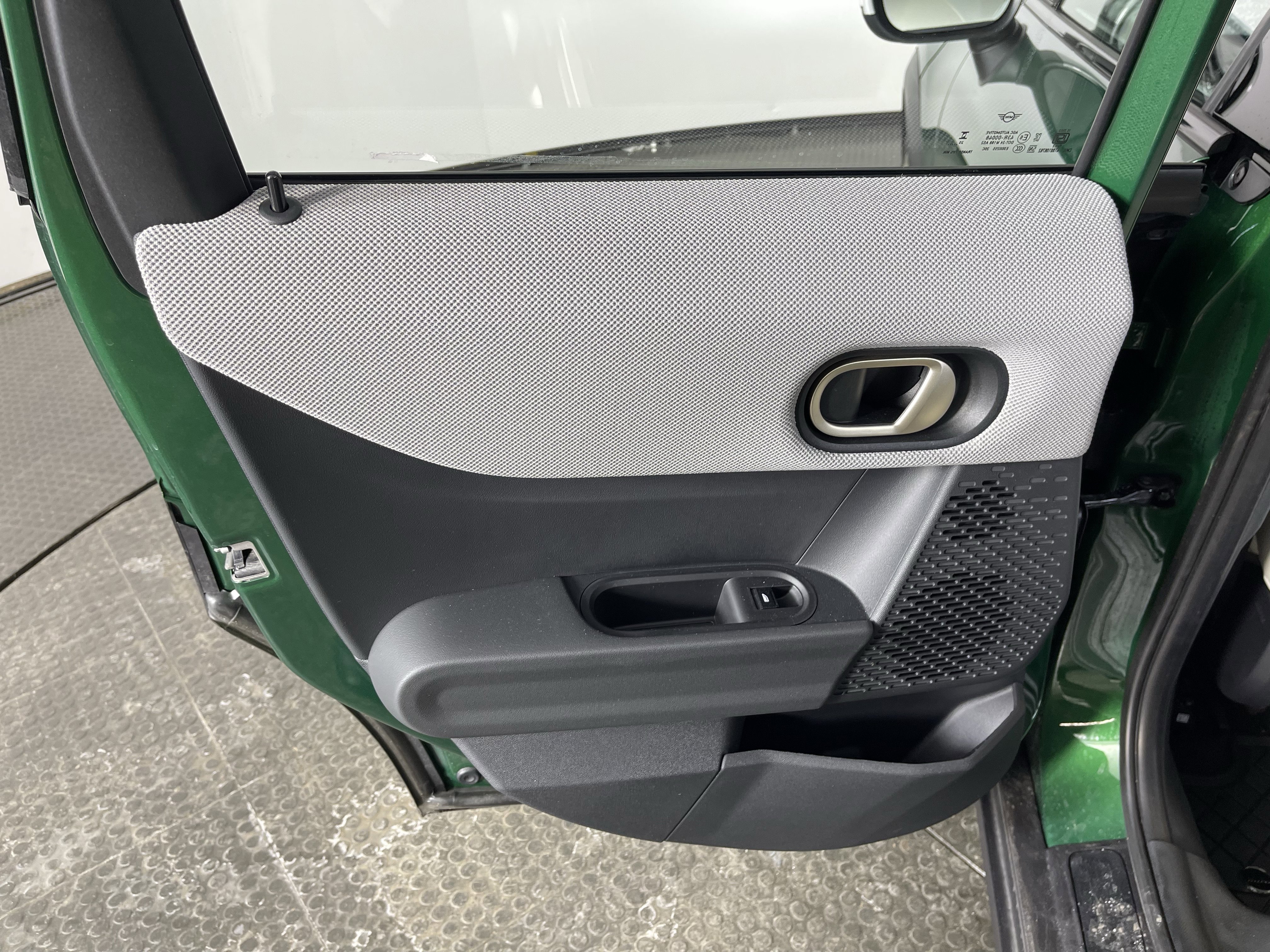 Used 2026 MINI Cooper 4-Door Hardtop image 15