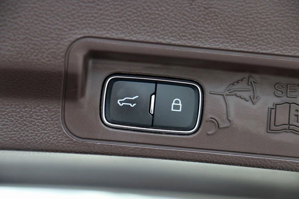 Used 2022 Ford Explorer King Ranch w/ Class IV Trailer Tow Package image 13