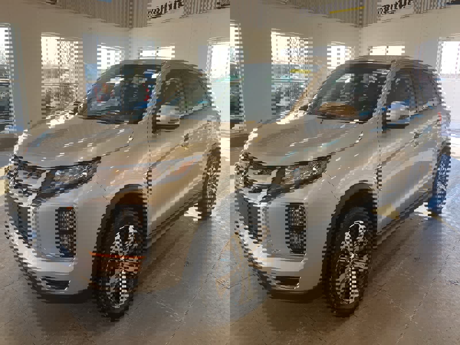 Used 2025 Mitsubishi Outlander Sport SE image 1