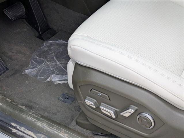 New 2025 Hyundai Santa Fe Calligraphy image 4