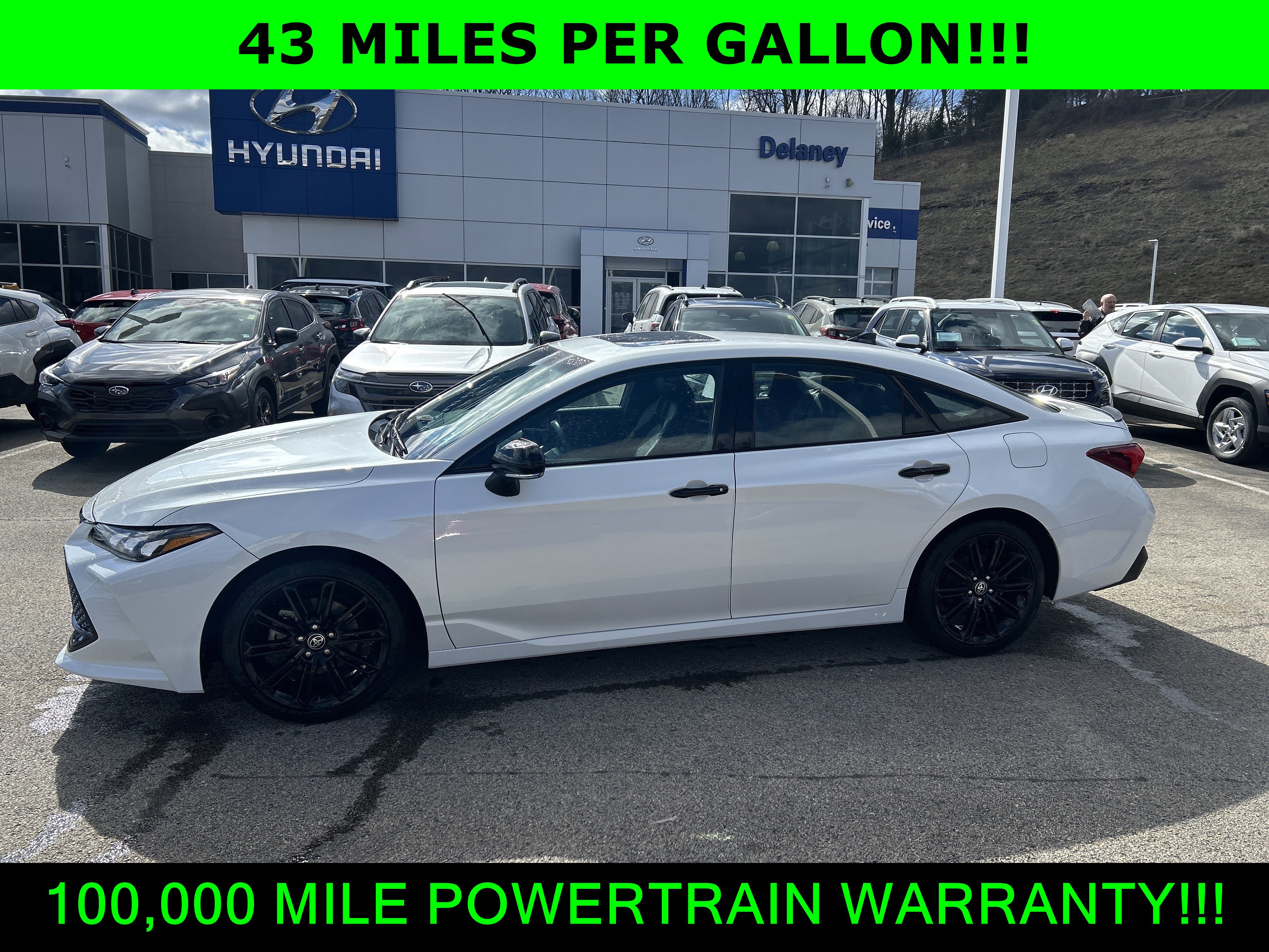 Used 2022 Toyota Avalon XSE image 22