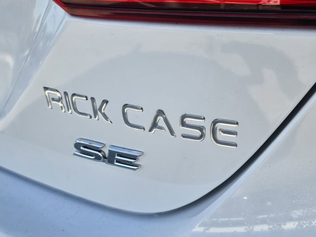 Used 2024 Toyota Camry SE image 14