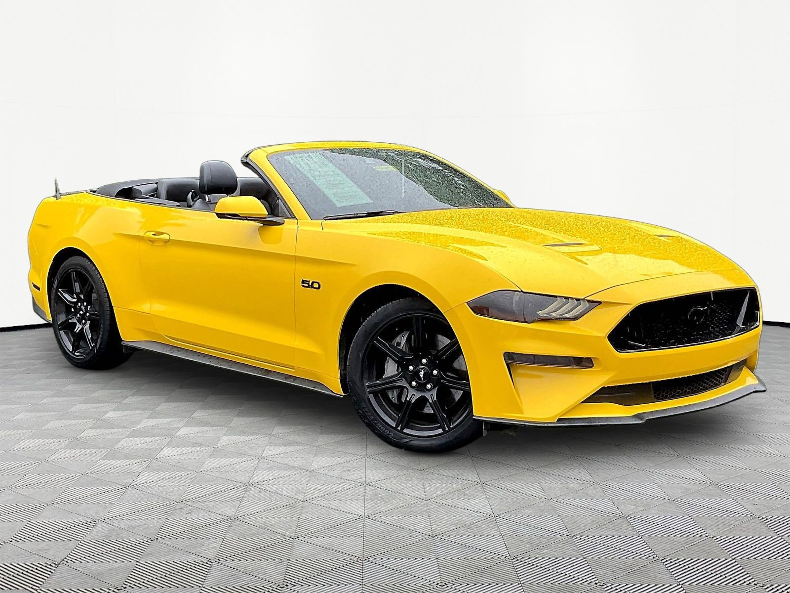 Used 2018 Ford Mustang GT Premium w/ Safe & Smart Package RWD image 3